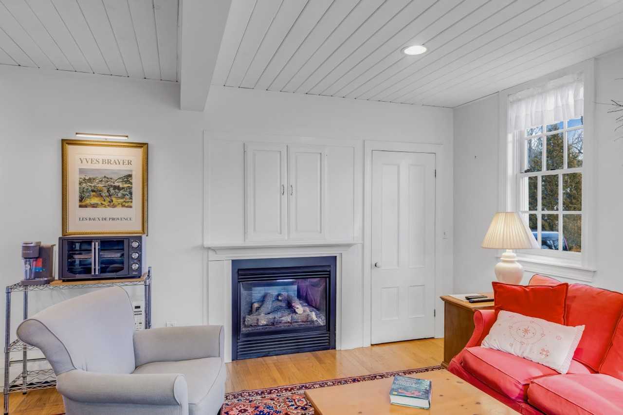 252R High St #1639466P - Photo 5 of 25