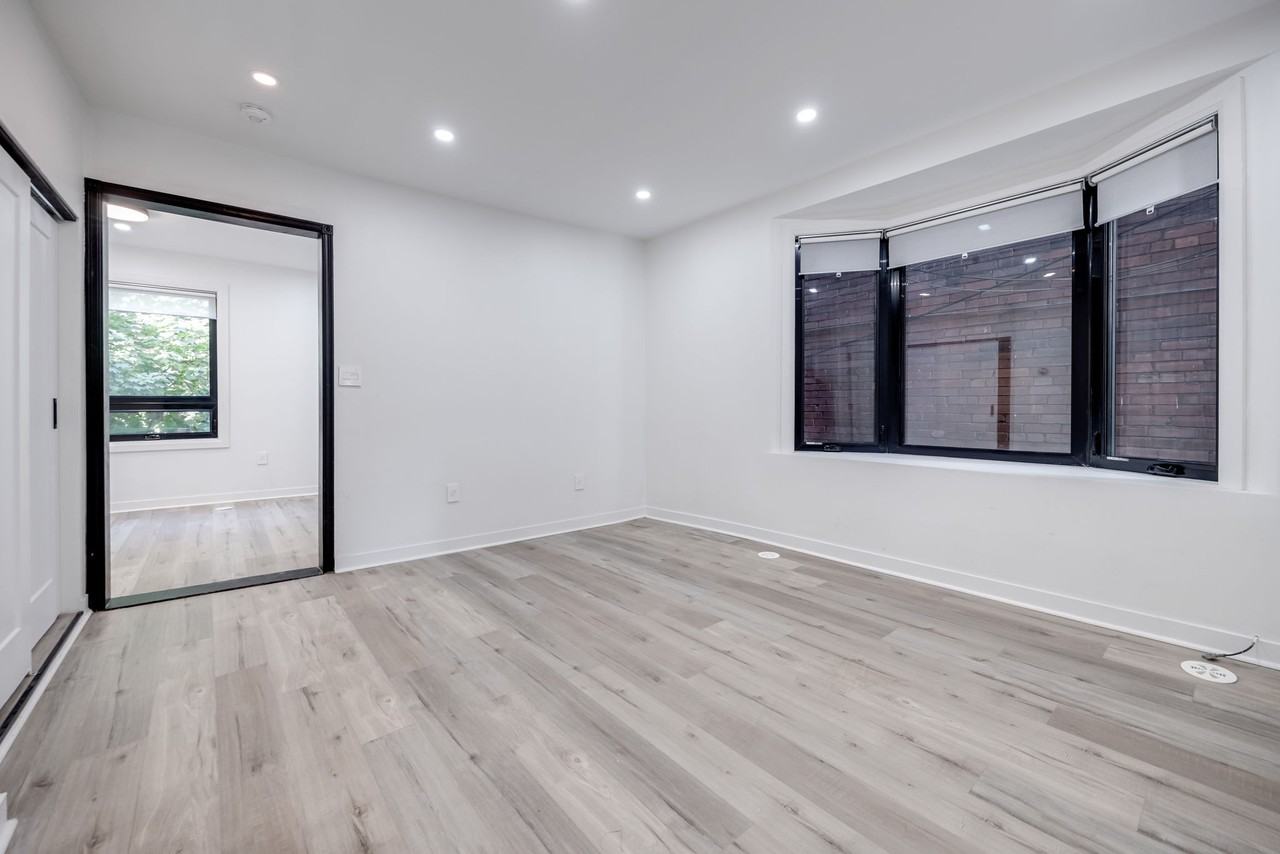 120 Glenlake Avenue #Main - Photo 6 of 21