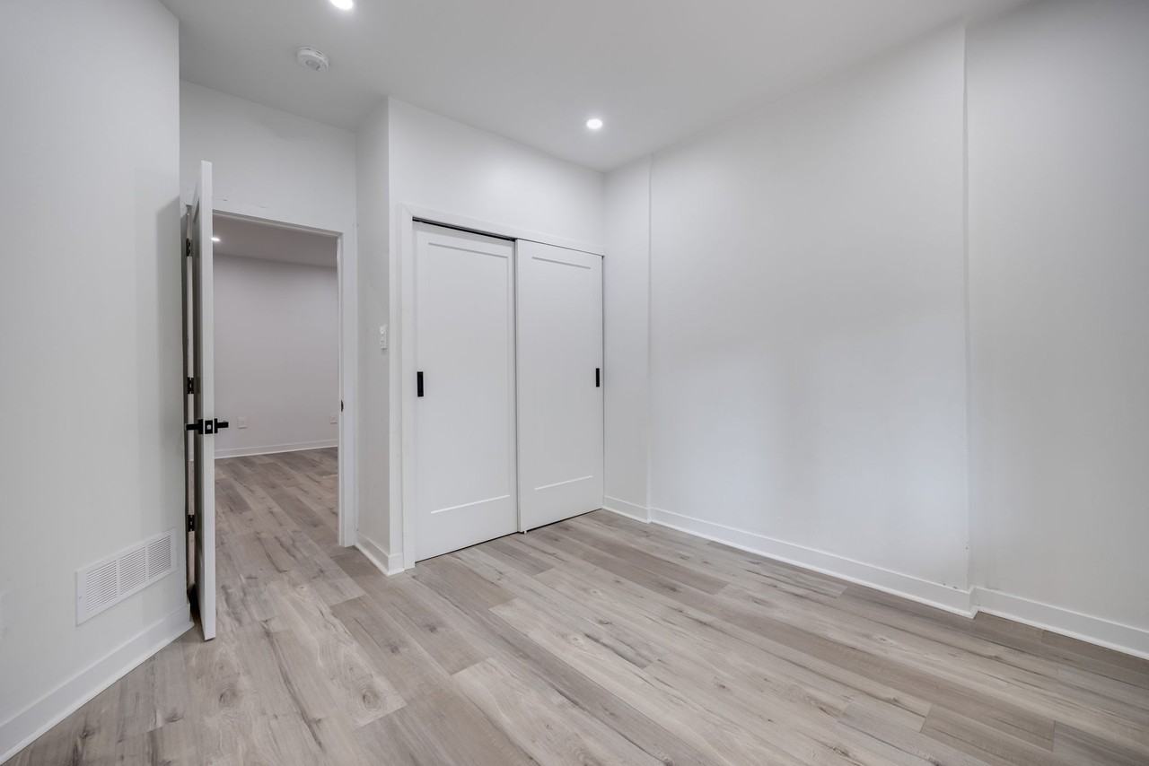 120 Glenlake Avenue #Main - Photo 7 of 21