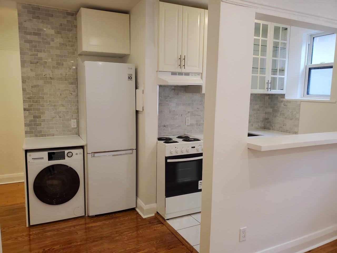404 Spadina Road #204 - Photo 4 of 13