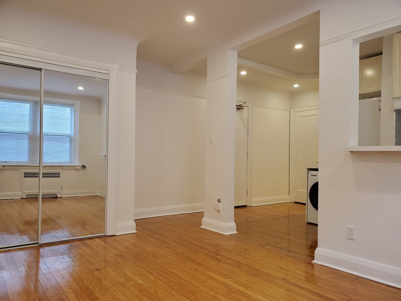 404 Spadina Road #204 - Photo 6 of 13