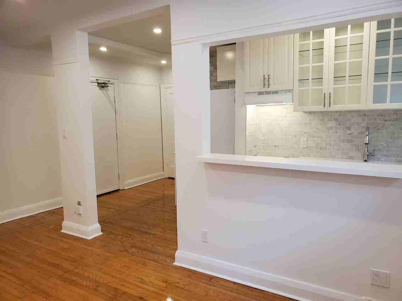 404 Spadina Road #204 - Photo 3 of 13