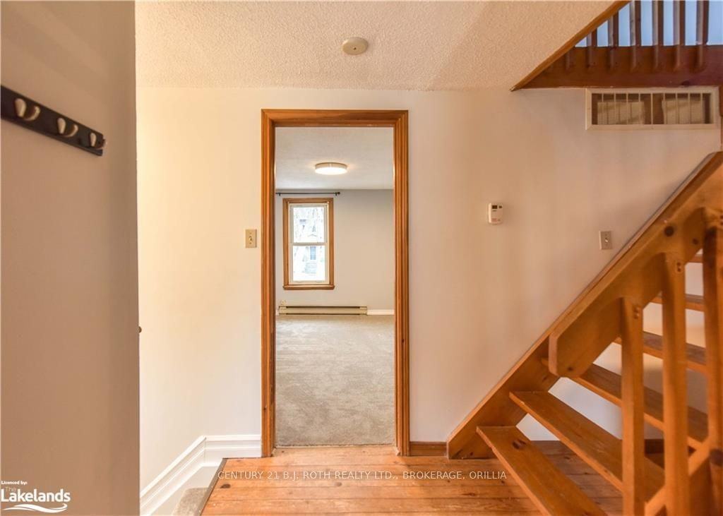 241 Nottawasaga Street #B - Photo 3 of 12