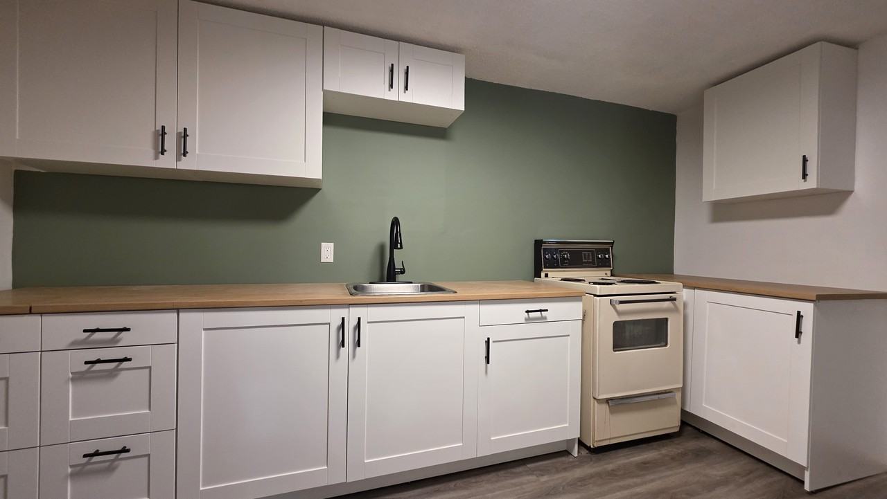 241 Nottawasaga Street #B - Photo 7 of 12