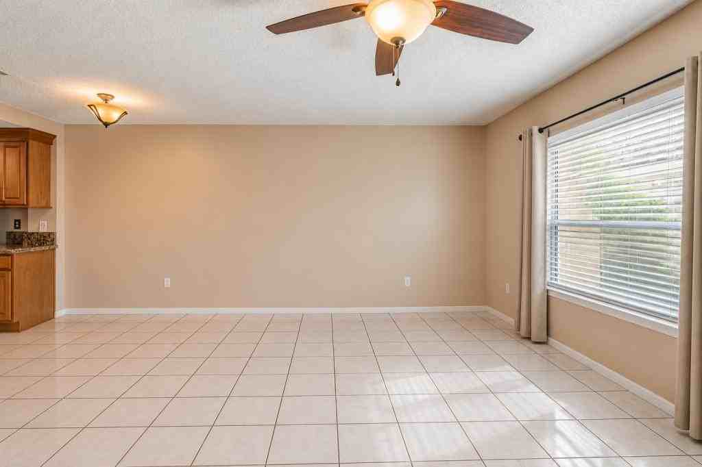 14631 Lake Forest Dr - Photo 2 of 17