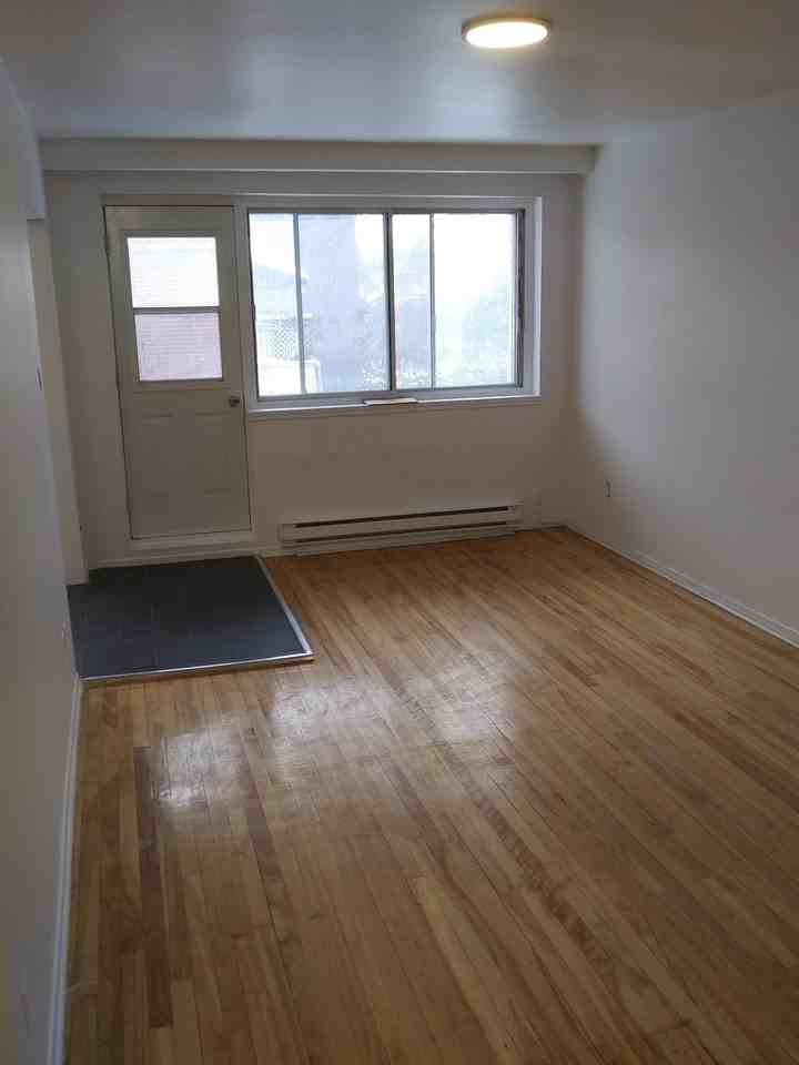 6860 Avenue Fielding #216 - Photo 2 of 8