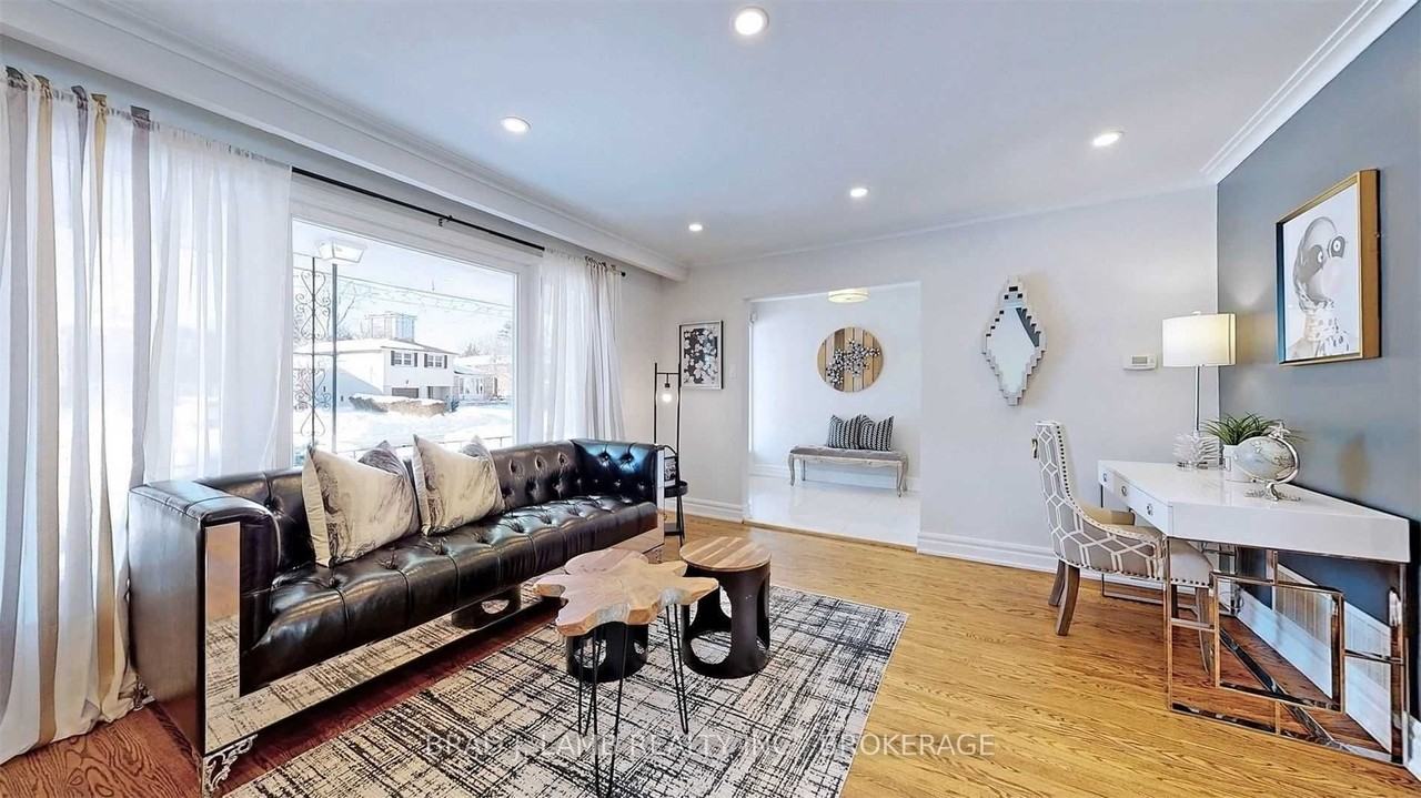 17 Baroness Crescent - Photo 3 of 43