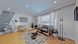 17 Baroness Crescent #Upper - Photo 1 of 1