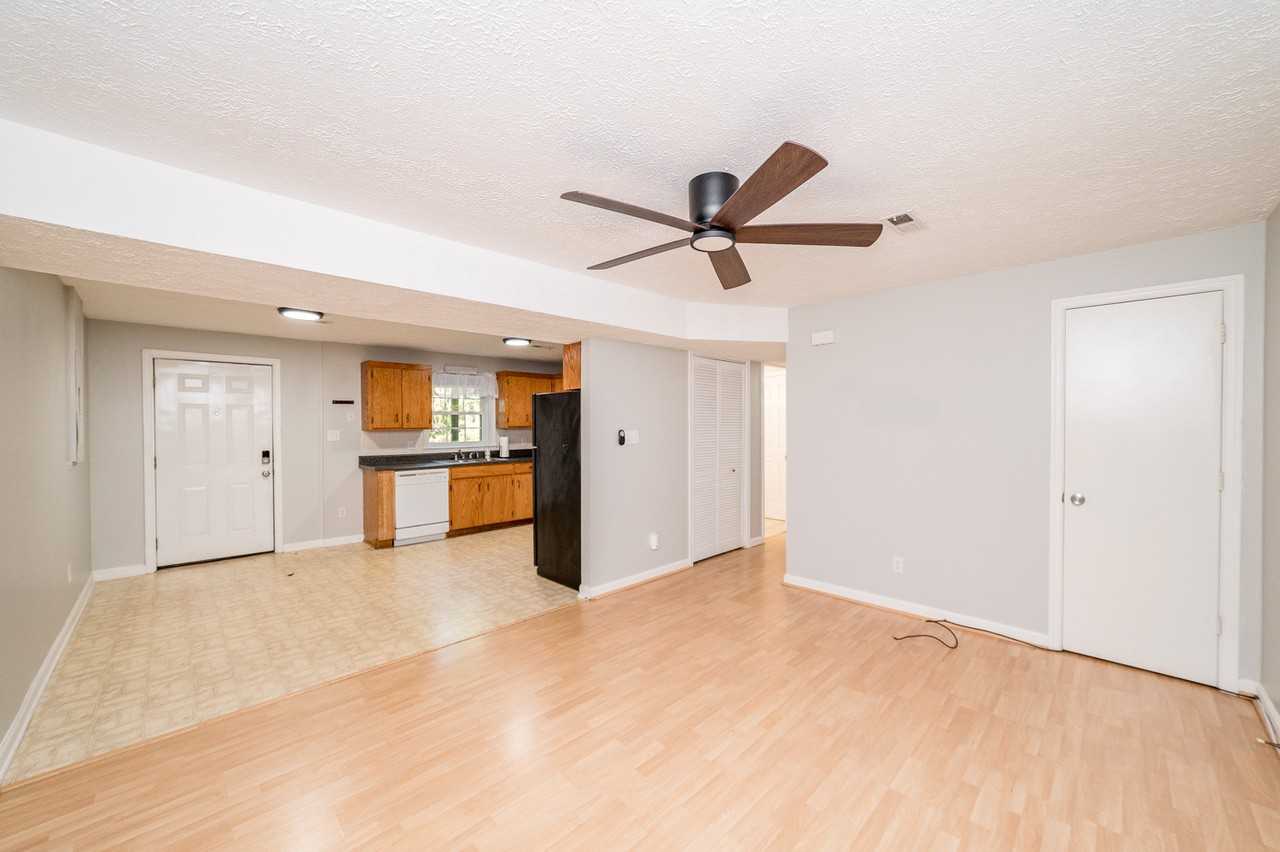 104 Boonsboro Dr #B - Photo 4 of 24