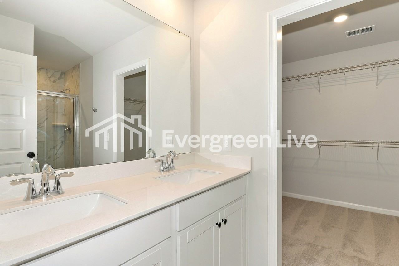 225 Breezy St - Photo 7 of 15