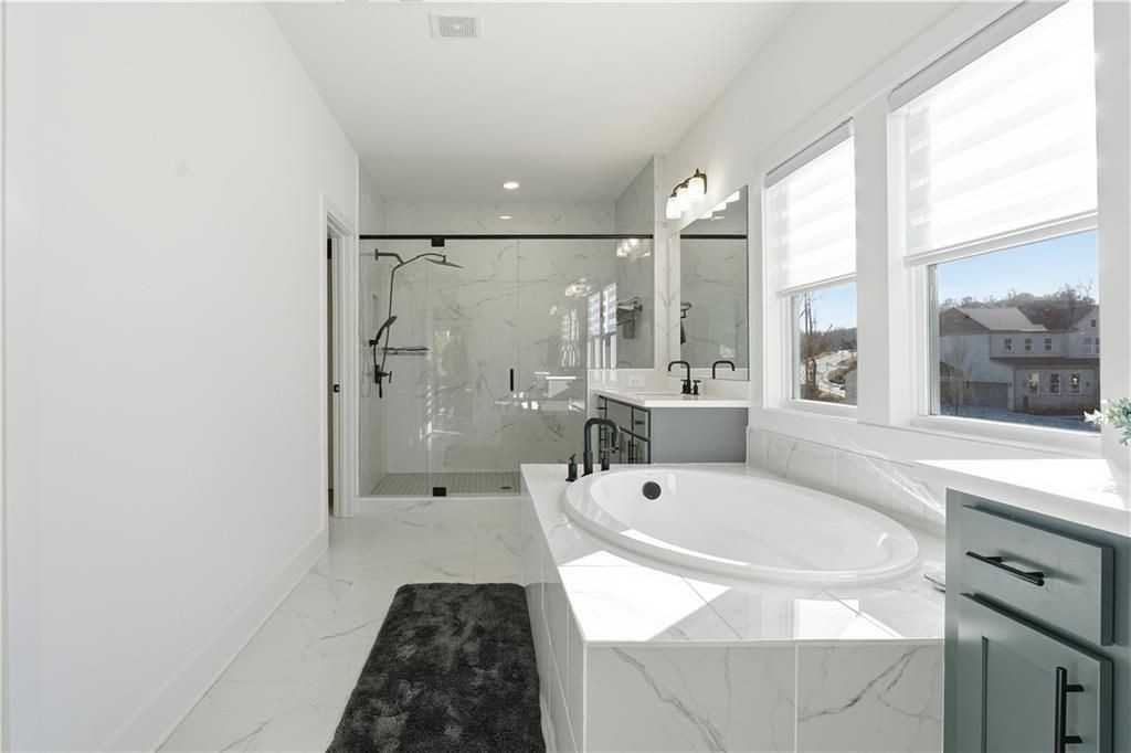 415 Oakleigh Ave - Photo 5 of 50