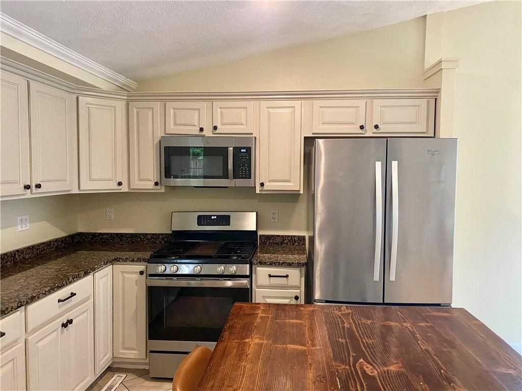191 Armstrong Ave - Photo 3 of 22