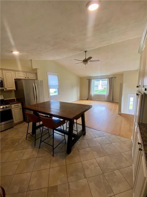 191 Armstrong Ave - Photo 5 of 22