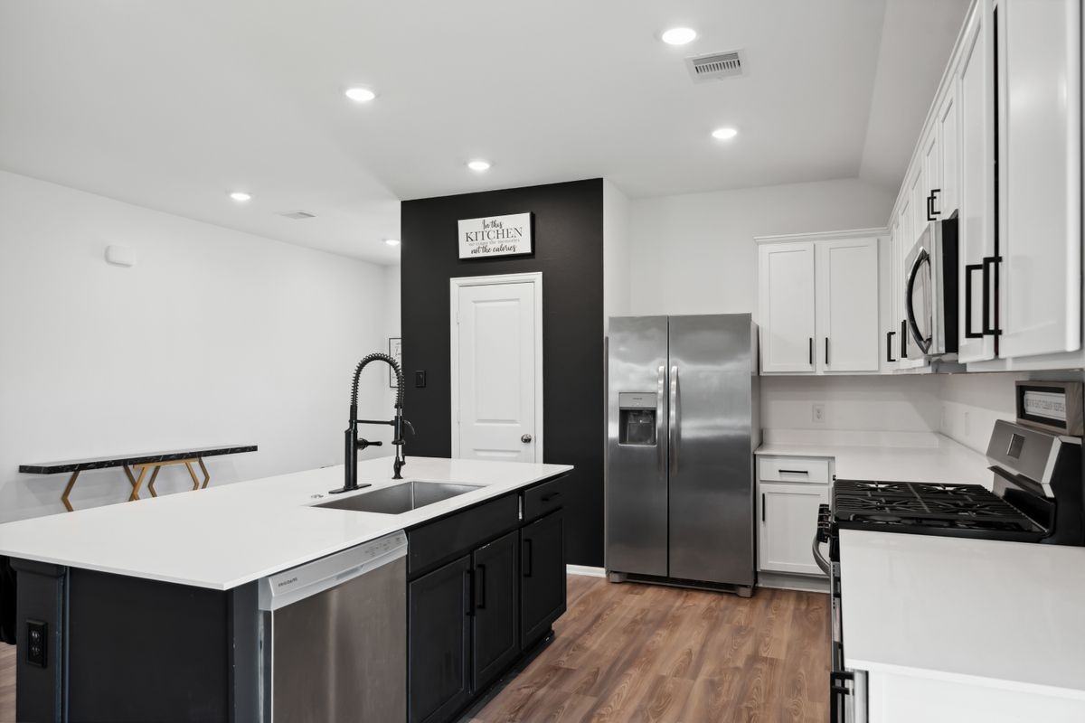 7406 Hillside Arbor Dr - Photo 4 of 24