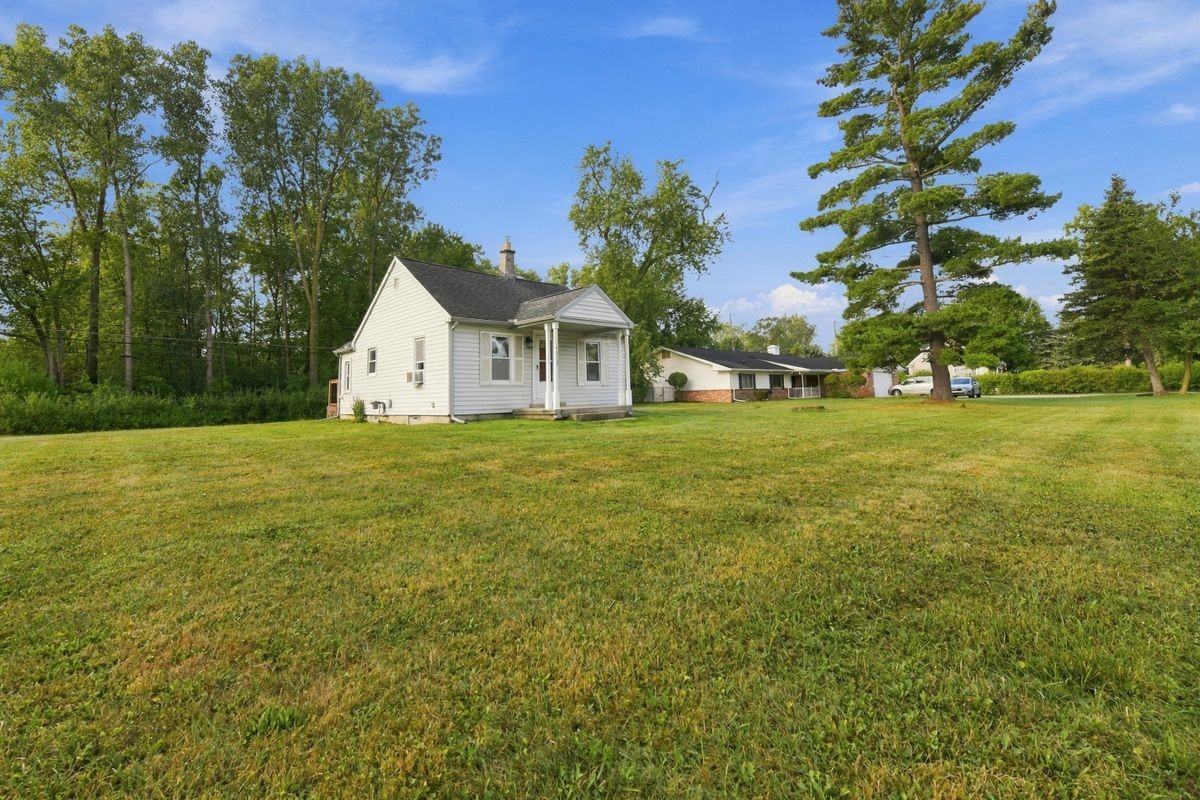 30205 6 Mile Rd - Photo 3 of 19
