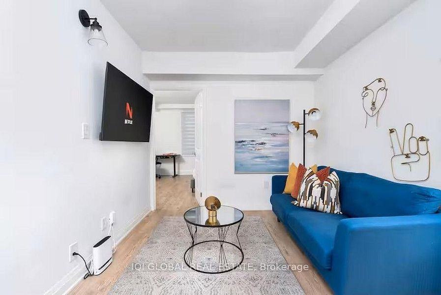 525 Ossington Avenue #Main - Photo 4 of 9