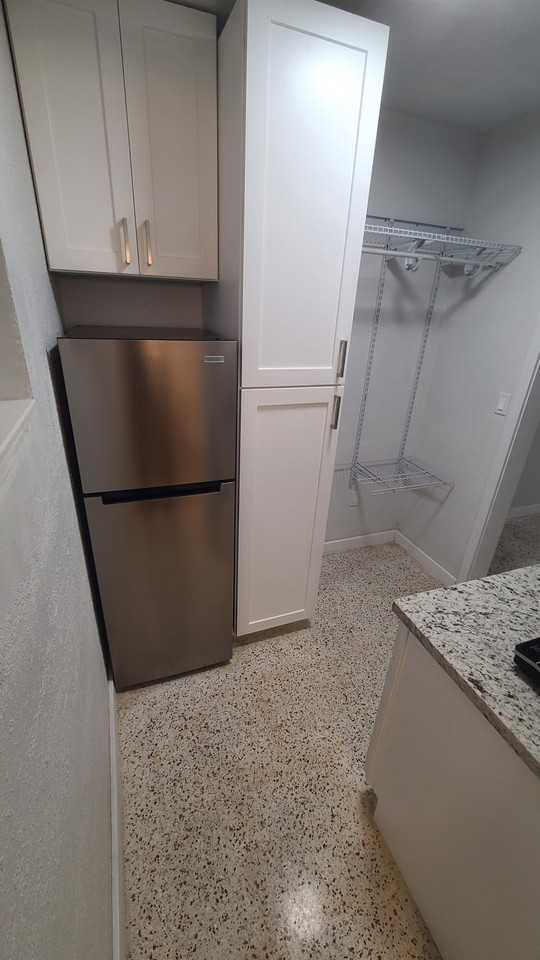 719 20th Ave S #B - Photo 2 of 17