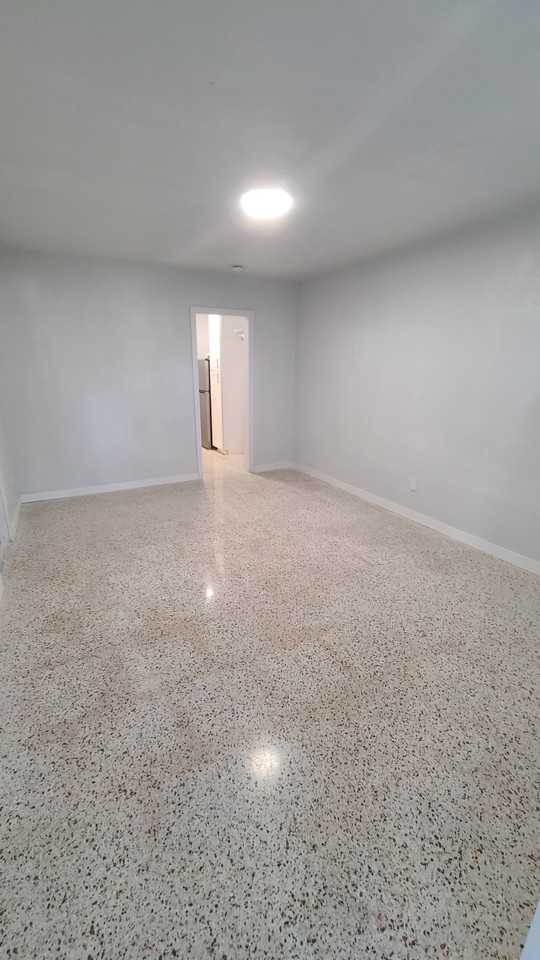 719 20th Ave S #B - Photo 7 of 17