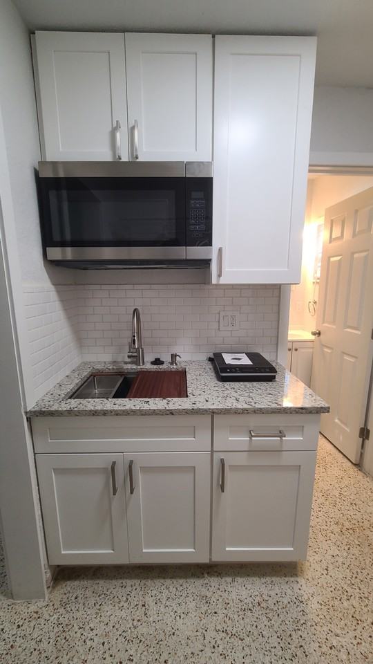 719 20th Ave S #B - Photo 4 of 17