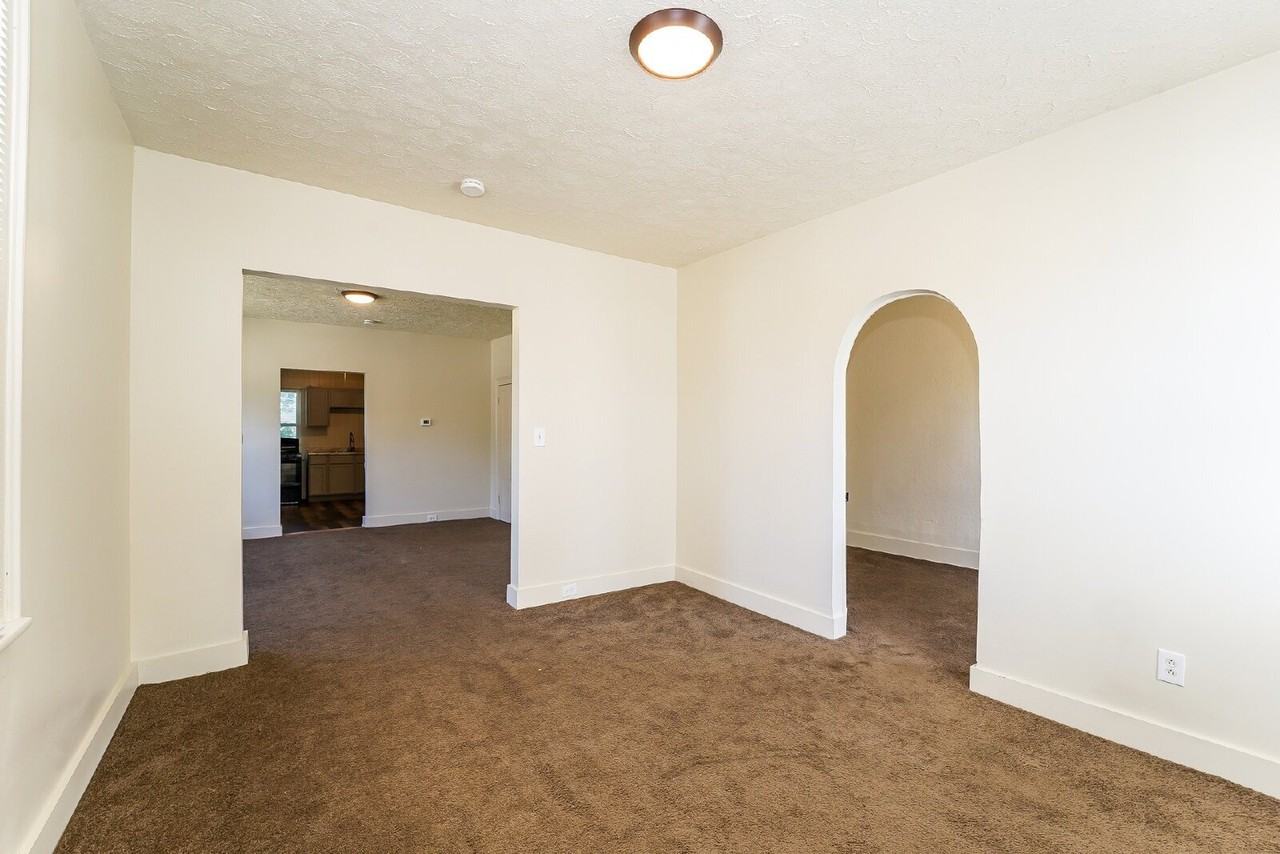 3460 Erin Ave - Photo 3 of 22