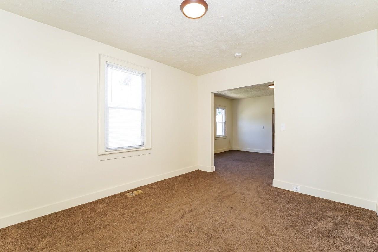 3460 Erin Ave - Photo 5 of 22
