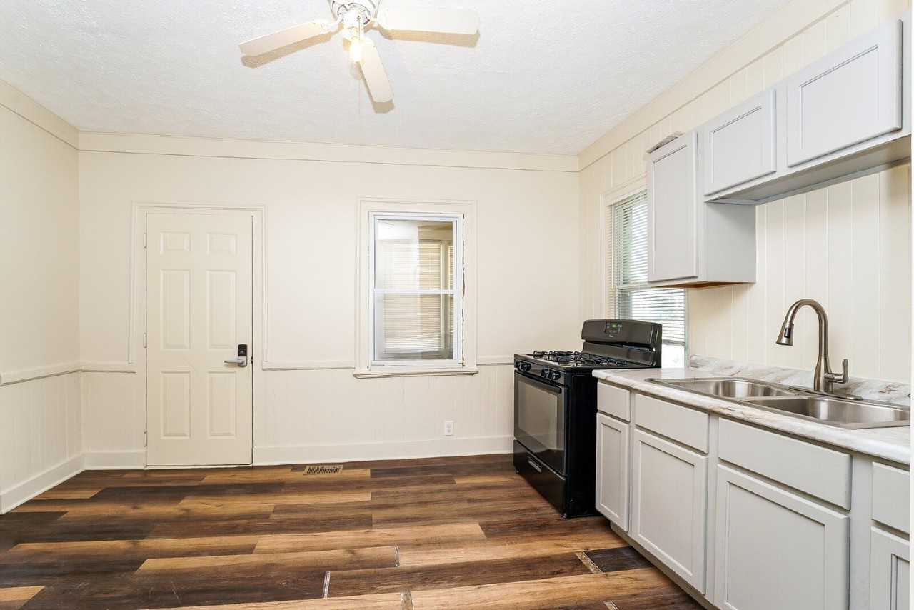 3460 Erin Ave - Photo 7 of 22