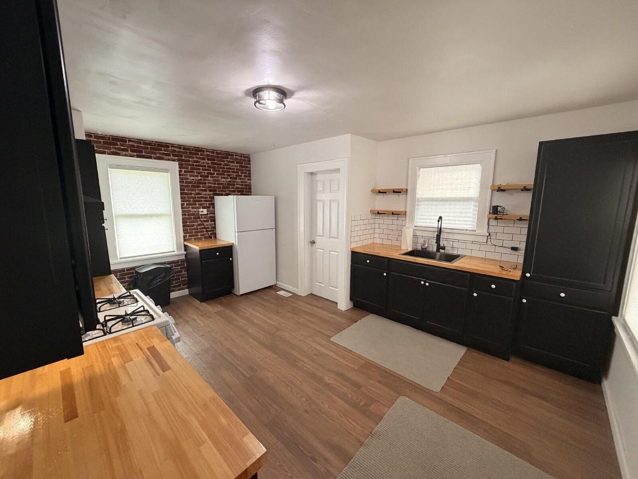 3142 West Blvd - Photo 3 of 26