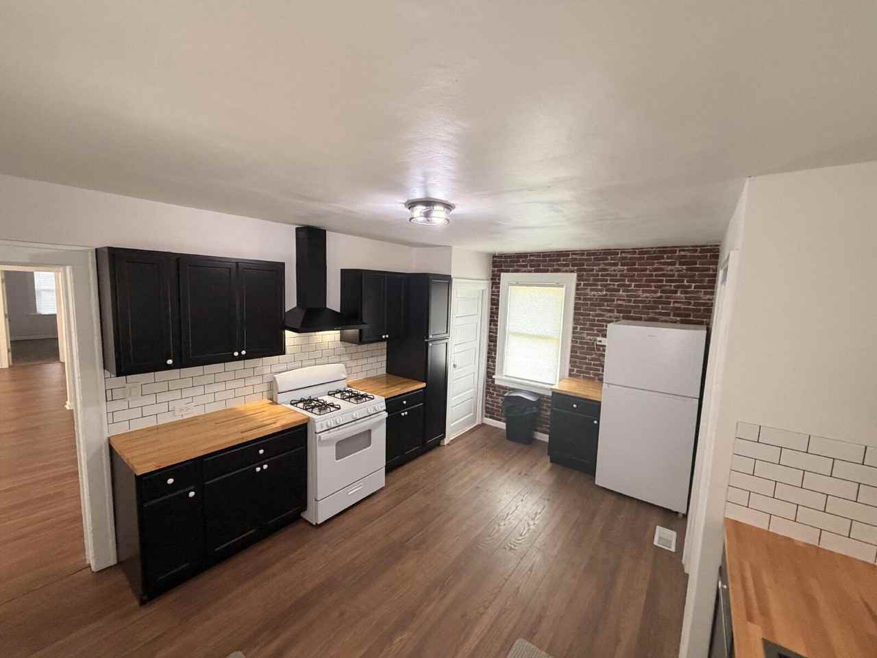 3142 West Blvd - Photo 4 of 26