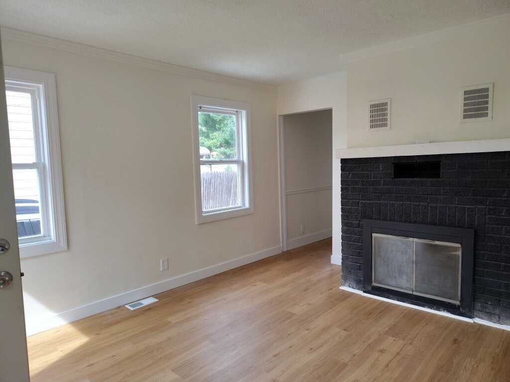 265 Plymouth Rd - Photo 2 of 17