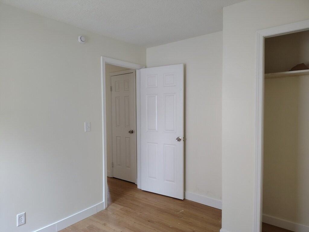 265 Plymouth Rd - Photo 7 of 17