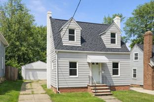 1064 Woodview Rd - Photo 1 of 1