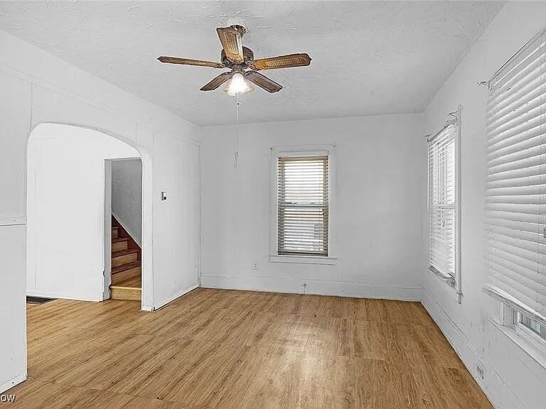 1260 E 113th St - Photo 3 of 12