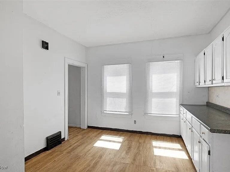 1260 E 113th St - Photo 4 of 12