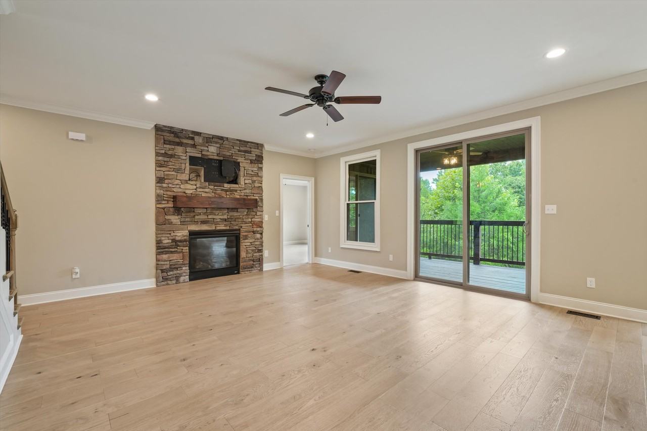 1833 Rockford Ln #1 - Photo 2 of 8