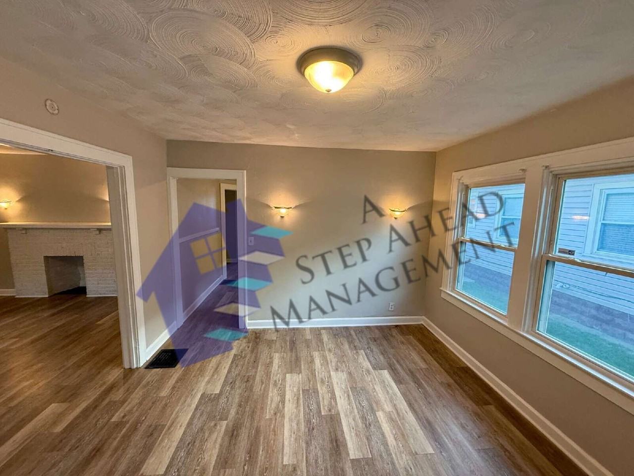 256 Berkley Rd - Photo 4 of 16