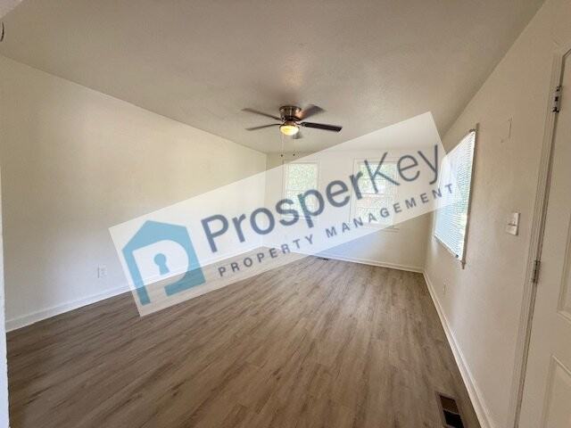 2836 Knox St - Photo 3 of 11