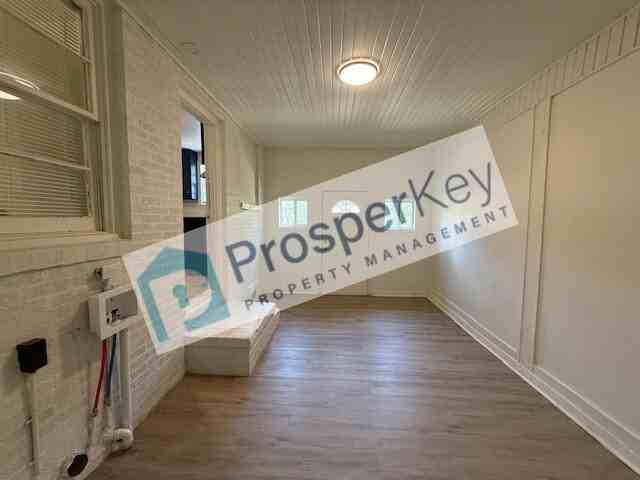 2836 Knox St - Photo 7 of 11