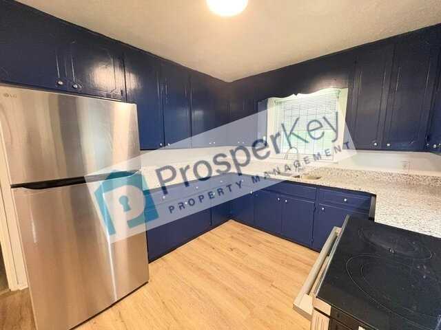 2215 Biltmore Ave - Photo 2 of 16