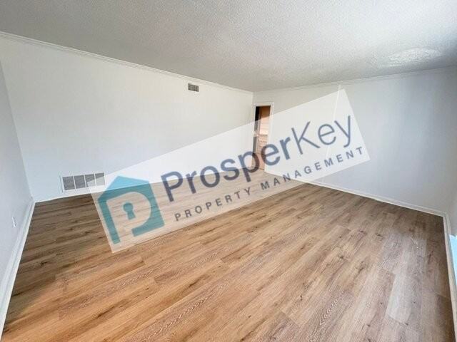 2215 Biltmore Ave - Photo 3 of 16