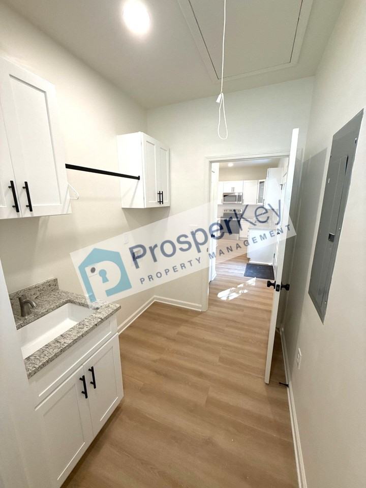 222 E Chappell St - Photo 5 of 10