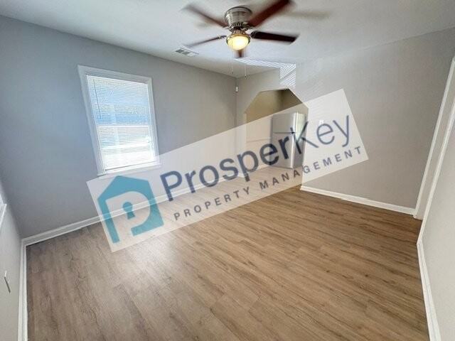 1435 John Smith Ave - Photo 3 of 13