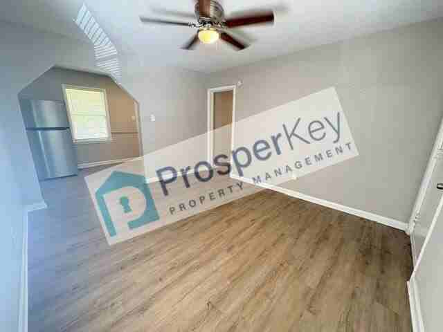 1435 John Smith Ave - Photo 4 of 13