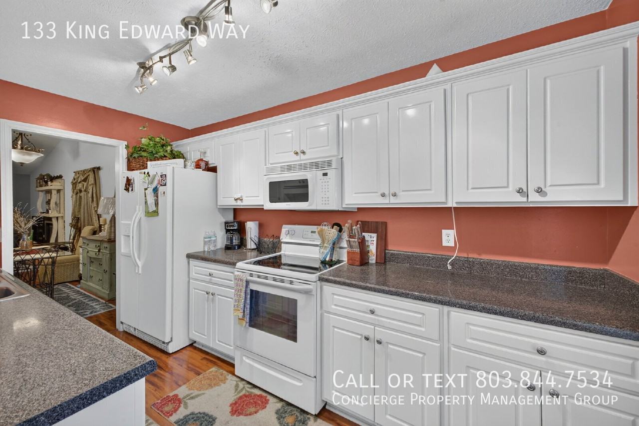 133 King Edward Way - Photo 3 of 14