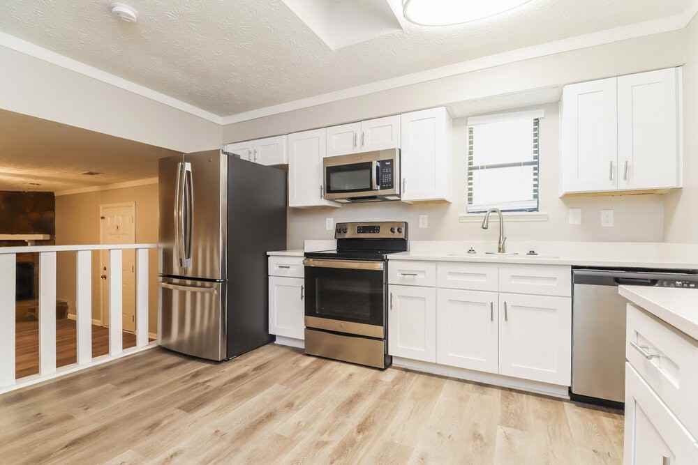367 Martin Dr - Photo 6 of 17