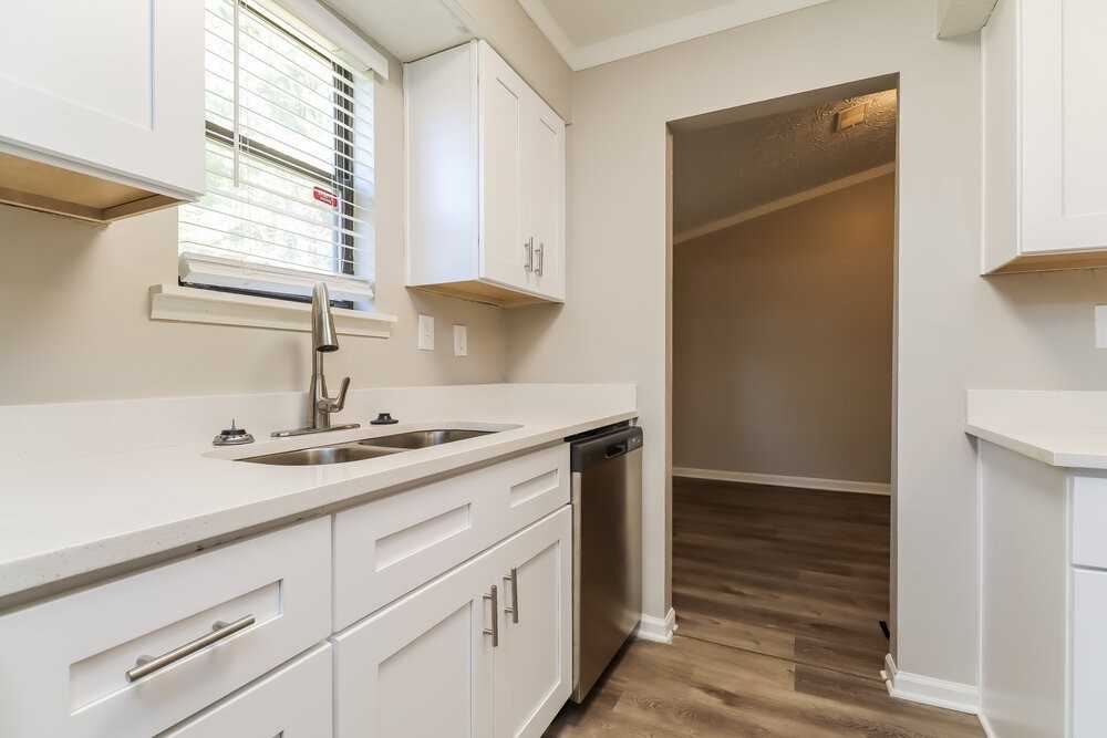 367 Martin Dr - Photo 7 of 17