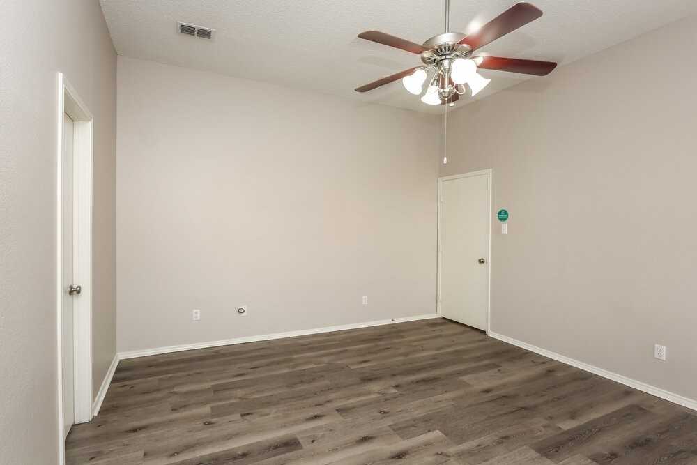 828 Beaver Creek Dr - Photo 7 of 16