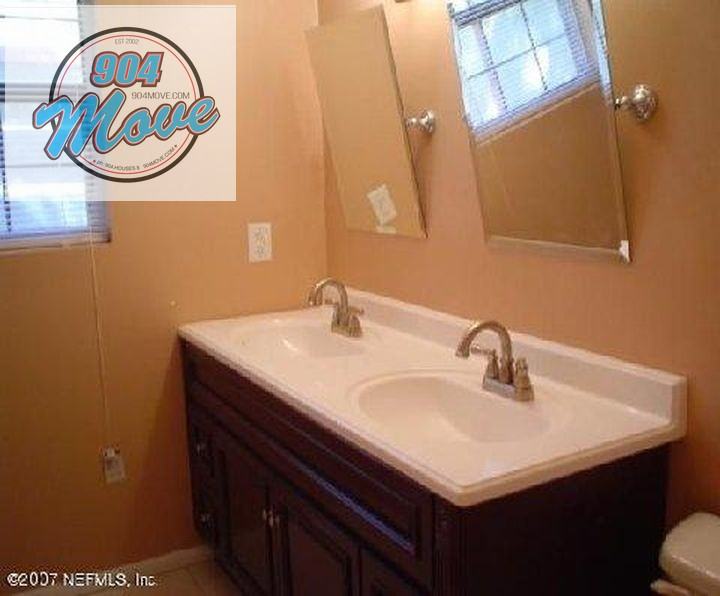2100 Baldwin Street #B - Photo 2 of 10