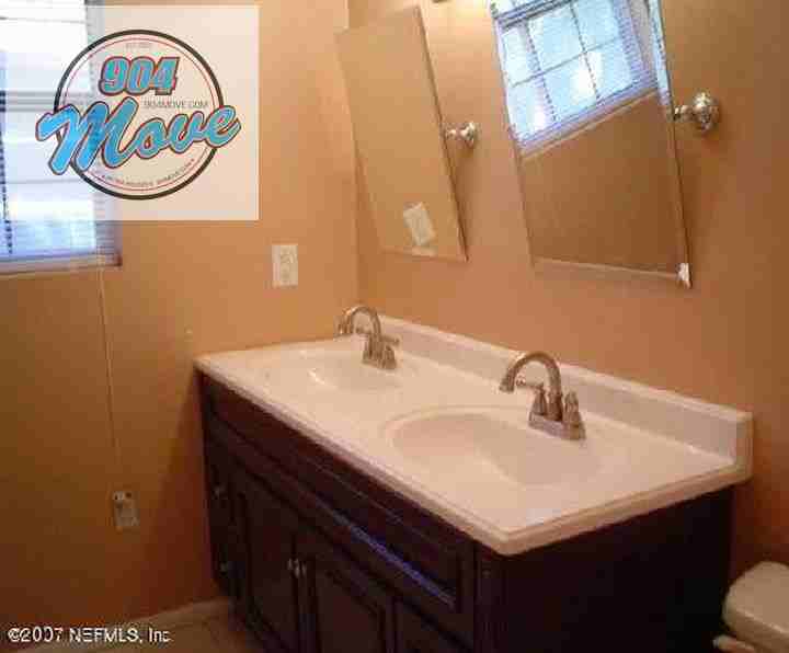 2100 Baldwin Street #B - Photo 4 of 10
