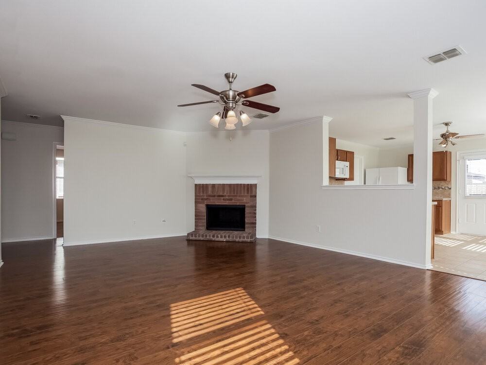 16628 Jasmine Springs Dr - Photo 2 of 12