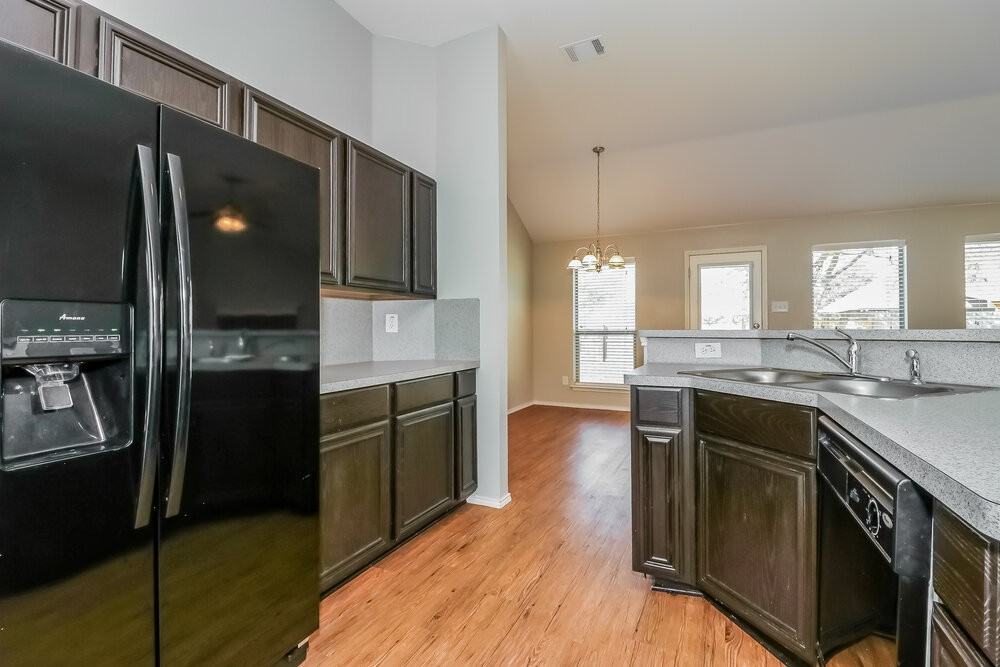 1040 Brown Crest Rd - Photo 4 of 16